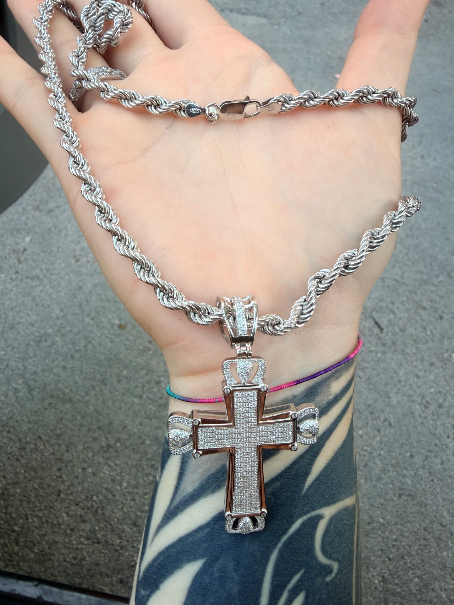 Corda con croce zirconata