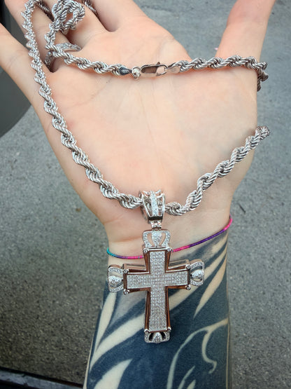 Corda con croce zirconata