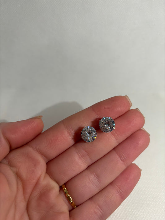 Orecchini punto luce 10 MM